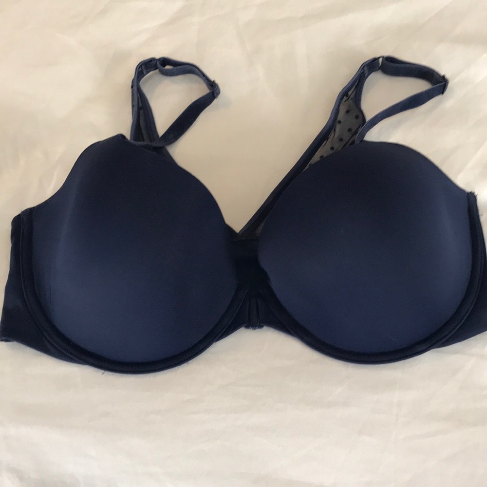 Never worn Victoria’s Secret Demi Bra